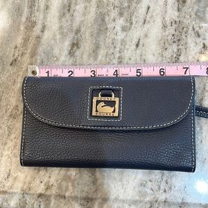 Dooney and Bourke wallet